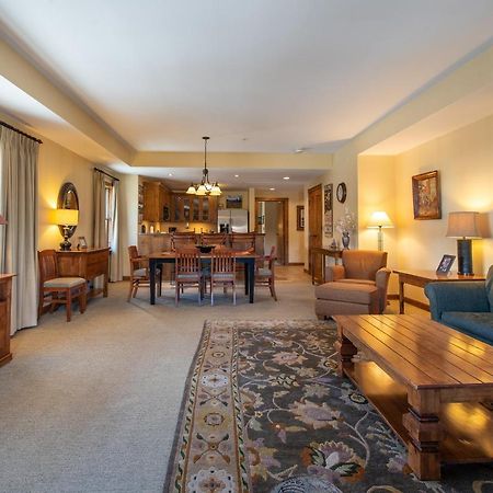 Two Bedroom Condo With Balcony Over Mountaineer Square - Just Steps From The Slopes! Condo Crested Butte Εξωτερικό φωτογραφία